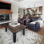 Sunset Ridge - Luxurious Corner Condo - Spectacular Mt Views With Open Pool!